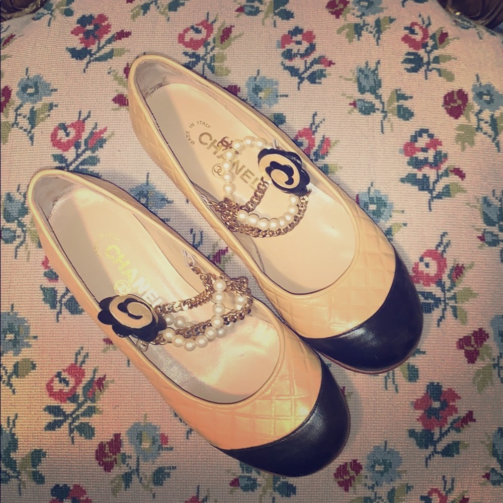 COPY - Chanel Flats with detachable pearls & Chains 38.5